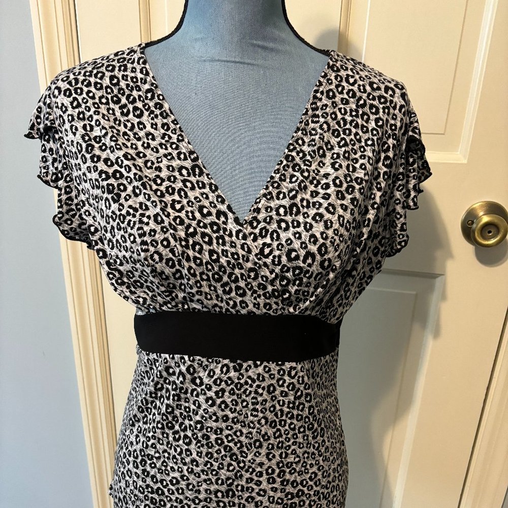 SUSAN LAWRENCE LADIES SIZE M PULLOVER BLOUSE CHRIS-CROSS NECKLINE BLACK & GRAY